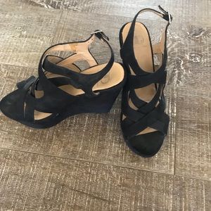 Kelsi Dagger platform wedge